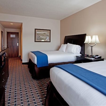 Holiday Inn Express Hotel & Suites Hope Mills-Fayetteville Airport, An Ihg Hotel Номер фото