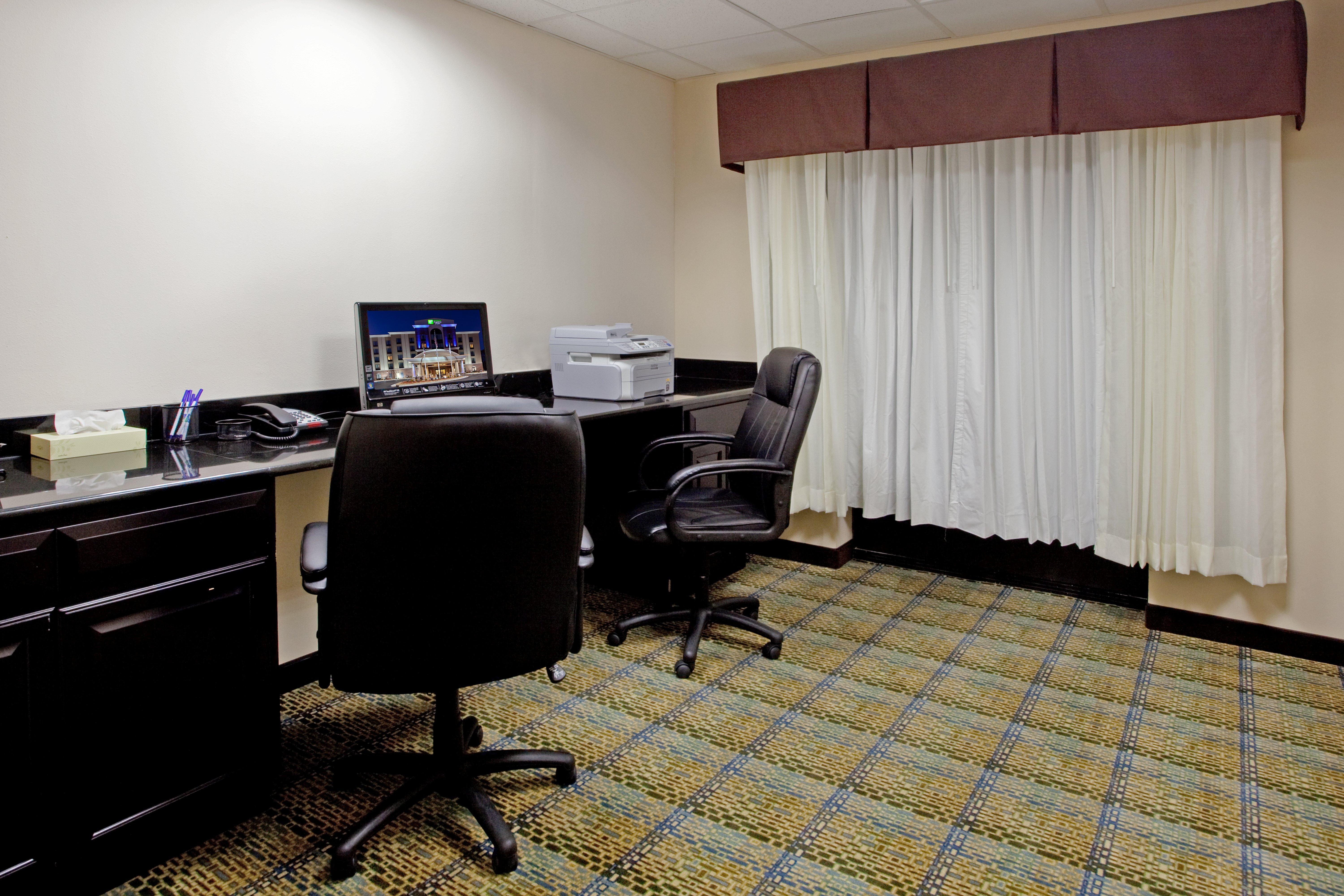 Holiday Inn Express Hotel & Suites Hope Mills-Fayetteville Airport By Ihg Экстерьер фото