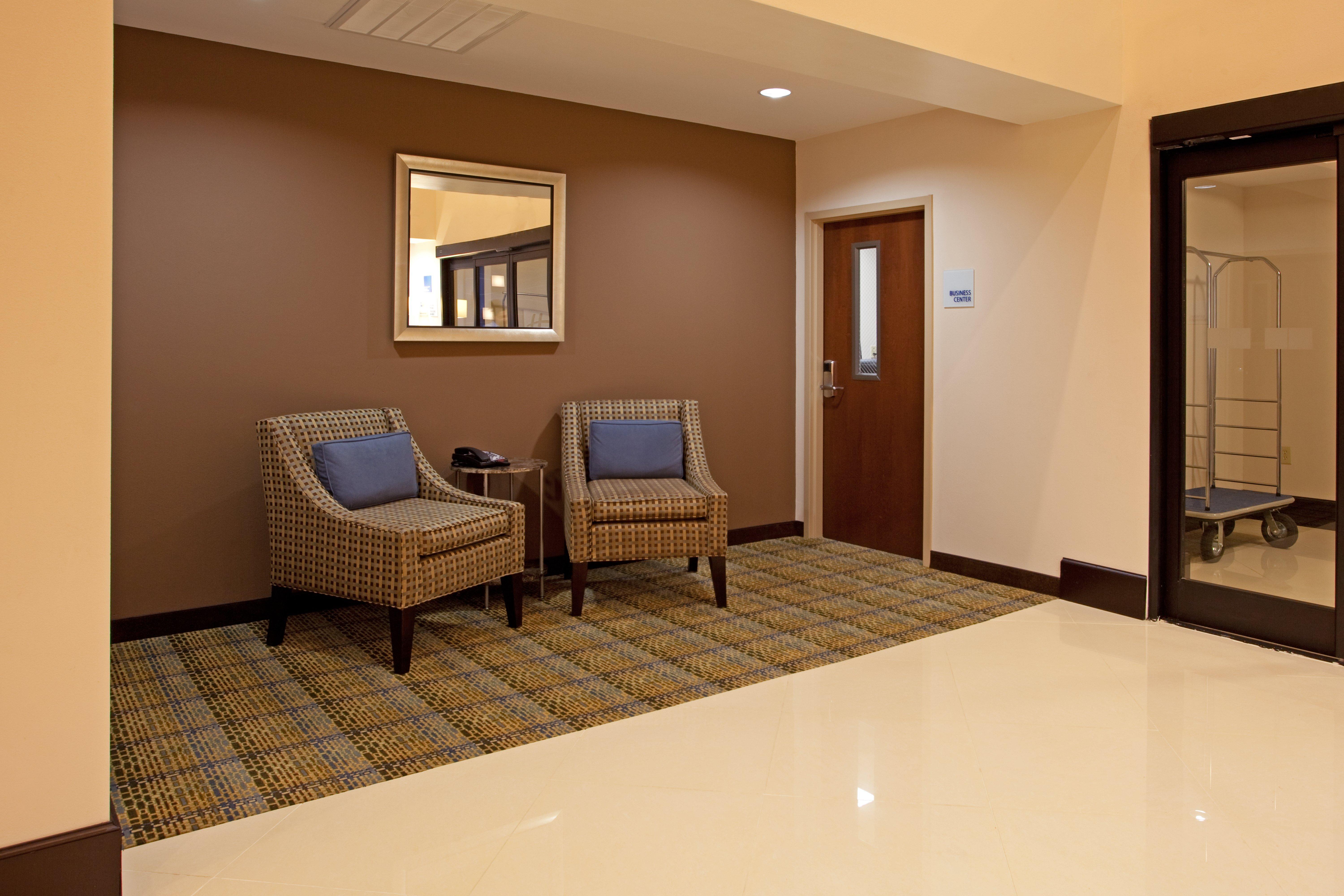 Holiday Inn Express Hotel & Suites Hope Mills-Fayetteville Airport, An Ihg Hotel Экстерьер фото