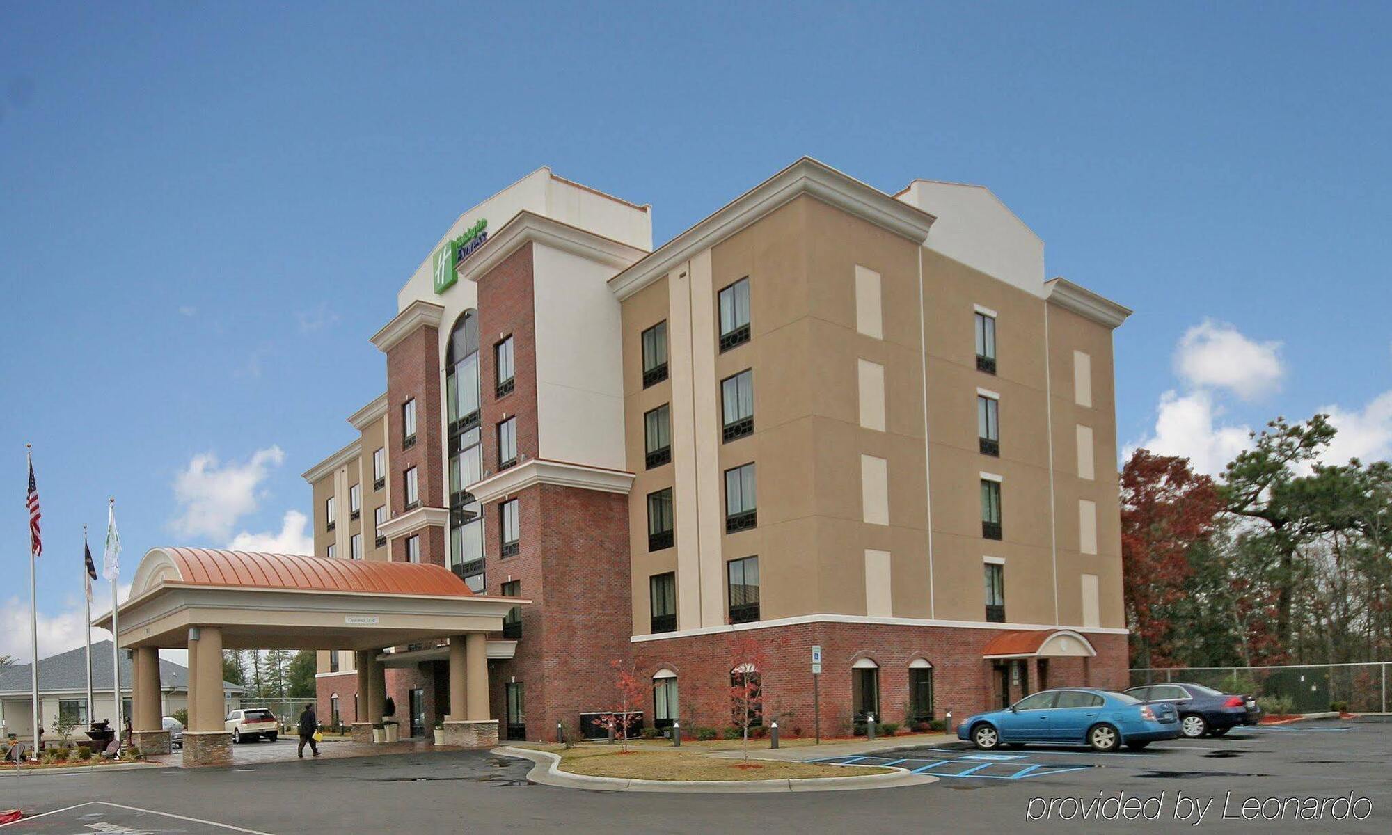 Holiday Inn Express Hotel & Suites Hope Mills-Fayetteville Airport, An Ihg Hotel Экстерьер фото